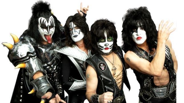 KISS Frontman PAUL STANLEY - "If You're Looking For Your Band To Be Your Family, You're Better Off Finding Someone To Marry"