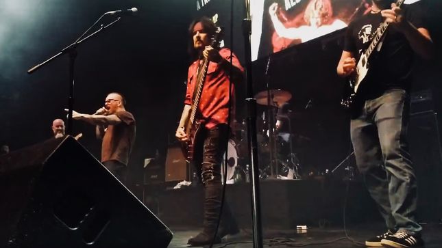 AC/DC - All-Star Band Featuring NIKKI SIXX, SCOTT IAN, RUDY SARZO Perform At BON SCOTT Tribute Event; Video