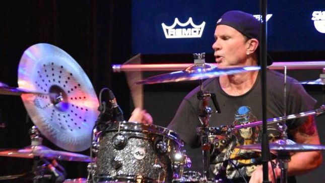 CHICKENFOOT / RED HOT CHILI PEPPERS Drummer CHAD SMITH - "I'm More Passionate About Music Now Than I Ever Have Been" (Video)