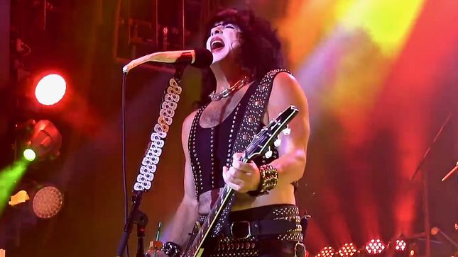 KISS Frontman PAUL STANLEY Reflects On Band's Groupie Days - "I Savoured Every Moment"