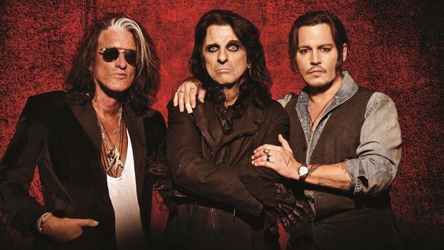 HOLLYWOOD VAMPIRES Get Serious - "We’re Doing What We Keep Telling Young Bands To Do: Don’t Lose The Anger In Rock ’N’ Roll, Don’t Lose That Edge, Don’t Mellow Out!," Says ALICE COOPER