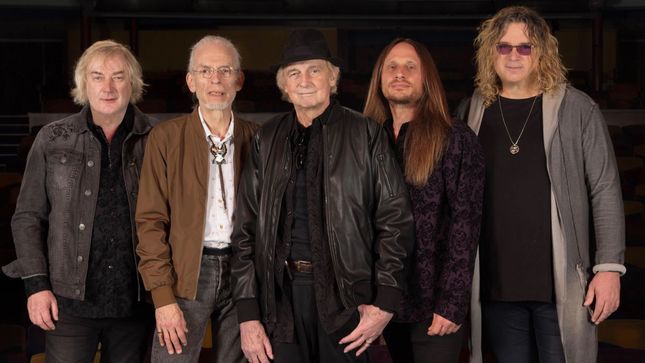 Drummer ALAN WHITE Never Expected To Last This Long In YES - "Forty-Six Years Later I’m Sitting In The Same Spot!"