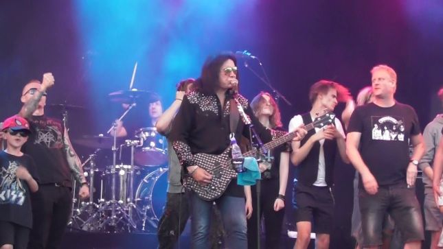 GENE SIMMONS Performs At Gröna Lund In Stockholm; Fan-Filmed Video Posted