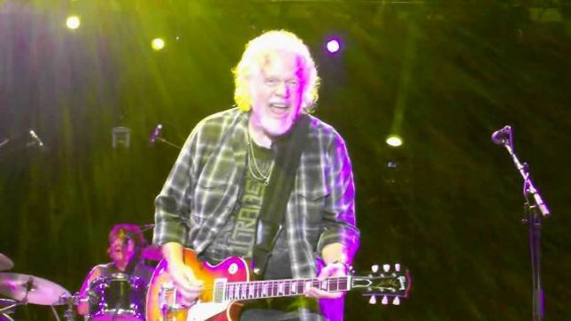 THE GUESS WHO Guitarist RANDY BACHMAN Talks Classic "American Woman" - "It Was Written Live On Stage; I Broke A String And Was Tuning Up My Guitar" (Video)