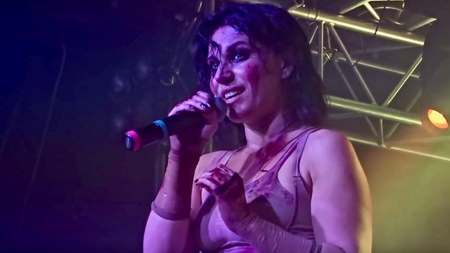 LACUNA COIL Vocalist CRISTINA SCABBIA Says Working With MEGADETH On "À Tout Le Monde" Was "A Great Honour"