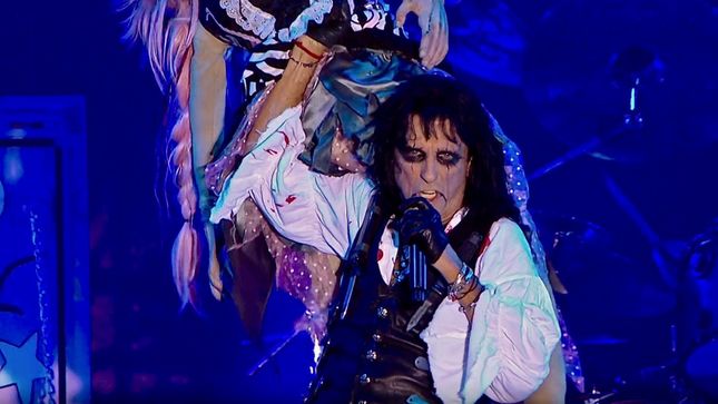 ALICE COOPER Streaming "Ballad Of Dwight Fry" From Upcoming A Paranormal Evening At The Olympia Paris Release; Audio
