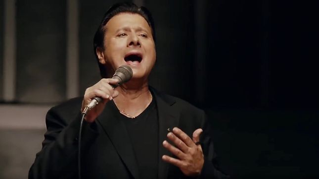 STEVE PERRY - "Putting 30 Years Into 10 Songs Has Certainly Been An Emotional Experience For Me"; Former JOURNEY Singer Reveals More Traces Album Details