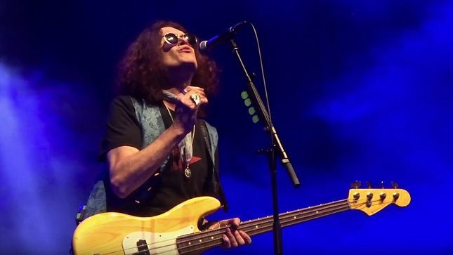 GLENN HUGHES Talks Classic DEEP PURPLE Live Concert Series Band - "I`m Not A Tribute Artist, I Am The Artist, So I Need People To Be Able To Take Us Back To 1974"