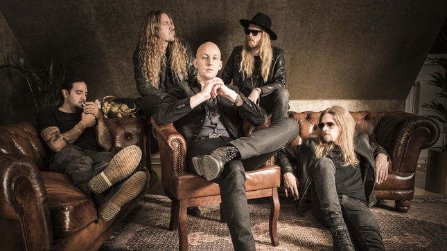 SOEN Featuring Former AMON AMARTH / OPETH Drummer MARTIN LOPEZ Streaming "Lucidity" (Live In Rome) From Upcoming Lykaia Revisited Album