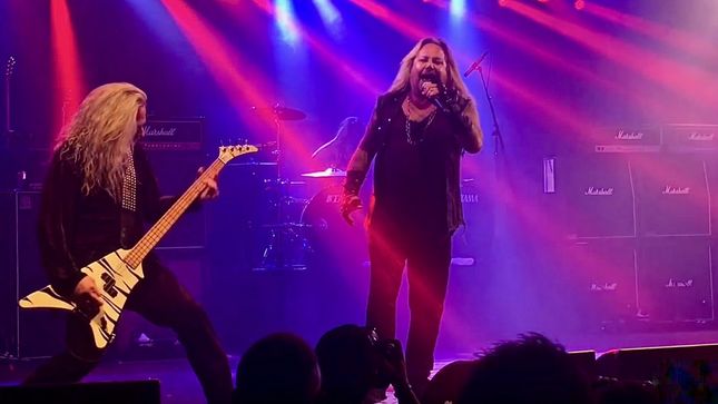 VINCE NEIL Performs MÖTLEY CRÜE Classic "Dr. Feelgood" In Texas; Video