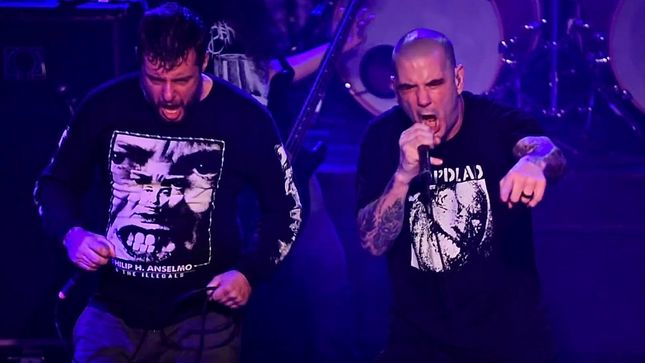 PHIL ANSELMO Performs PANTERA's "I'm Broken" With KING PARROT Singer MATT YOUNG; Video