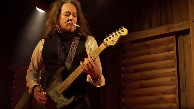 JAKE E. LEE Says He Was Approached To Regroup With OZZY OSBOURNE As Recently As 2010 - "Those Talks Didn't Last Long"