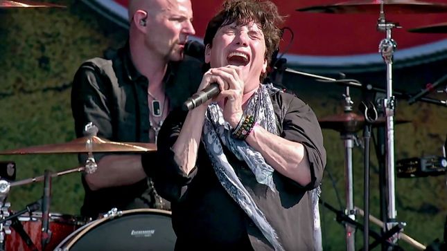 ERIC MARTIN On The Future Of MR. BIG - "It Just Feels A Little Uncomfortable To Keep Going Without PAT TORPEY"