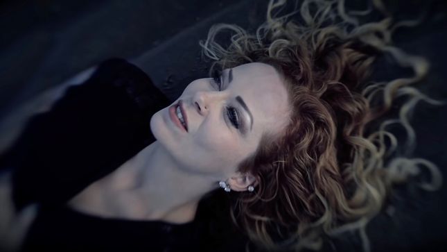ANNEKE VAN GIERSBERGEN Debuts "Zo Lief" Promo Video