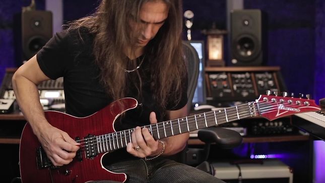 MEGADETH Guitarist KIKO LOUREIRO Performs "Conquer Or Die" At Home - "This Solo Was An Improv, So I Had To Relearn It"