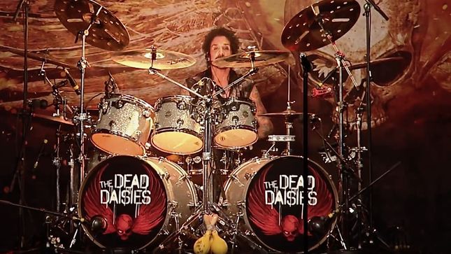 THE DEAD DAISIES Drummer DEEN CASTRONOVO - "To Work With JOURNEY At All Was A Blessing And A Privilege And An Honor"