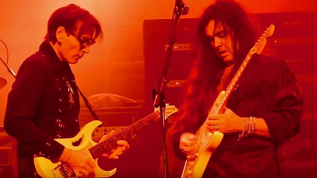 STEVE VAI Talks Generation Axe 2018 - "The Tours With These Guys Is Like A Vacation; Everybody's Contributing"