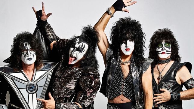  PAUL STANLEY - "There's KISS DNA In Every Show You Go To See... Rock Star, Rap Star, Doesn't Matter"; Video