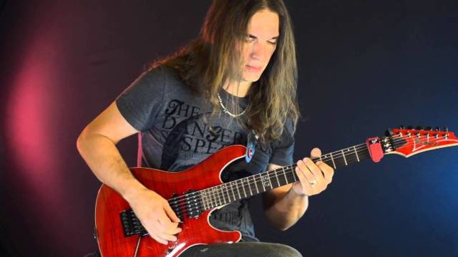 MEGADETH Guitarist KIKO LOUREIRO Playing At Home - "The Threat Is Real" (Video)