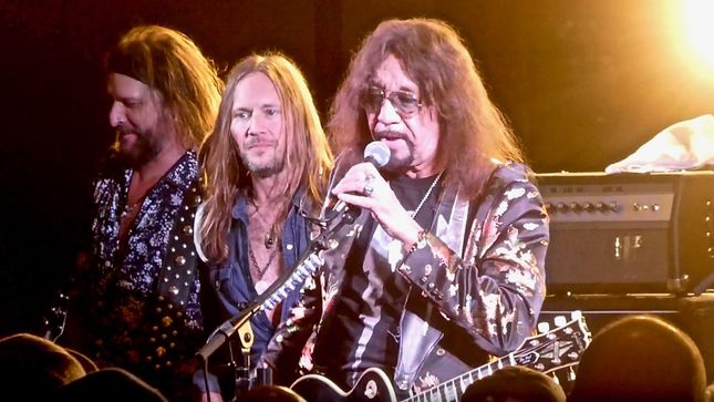 ACE FREHLEY Performs Entire 1978 Solo Album Live At New Jersey KISS Expo 2018; Video