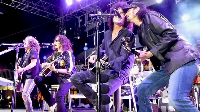 BRUCE KULICK Discusses "Reunion" Performance On KISS Kruise VIII - "It Was Like MTV Unplugged Revisited"