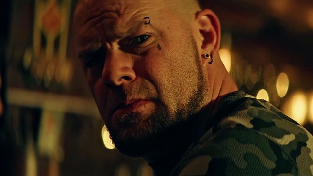 FIVE FINGER DEATH PUNCH Unveils Music Video For KENNY WAYNE SHEPHERD BAND Cover "Blue On Black"