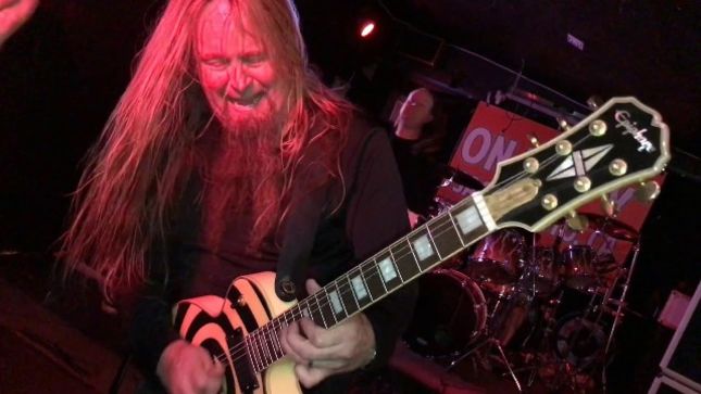 ONE MACHINE Guitarist STEVE SMYTH Performs "War Pigs" And "Paranoid" With BLACK SABBATH / OZZY OSBOURNE Tribute Band SWEET LEAF (Video)