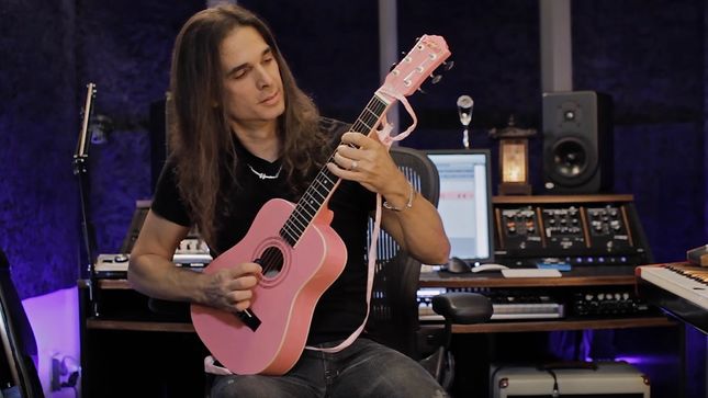 MEGADETH Guitarist KIKO LOUREIRO - Guitar Tour 2018; Video