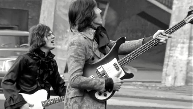 PINK FLOYD - Rare 1968 Tienerklanken TV Performance Of "See Emily Play" Streaming (Video)