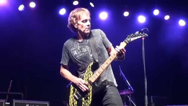 HONEYMOON SUITE Guitarist DERRY GREHAN Live In Calgary - "Hold My Guitar..." (Video)