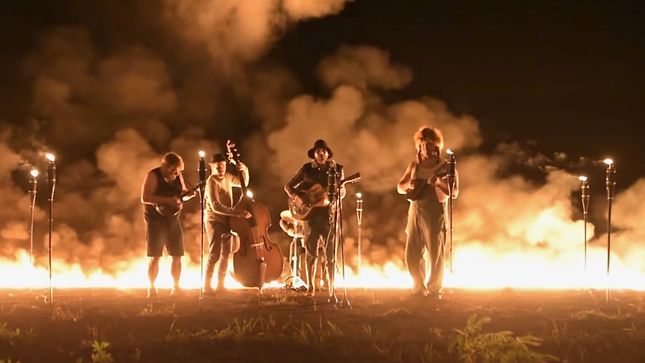 STEVE'N'SEAGULLS Release Official Live Video For 