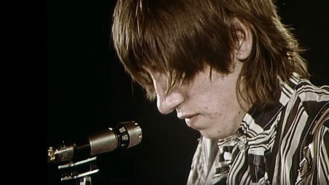 PINK FLOYD Performs "Interstellar Overdrive" On Italy's Pop 68; Rare Video Streaming