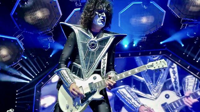 KISS - Watch TOMMY THAYER Perform "Love Gun" Solo And See PAUL STANLEY Fly At End Of The Road World Tour Launch; HQ Video