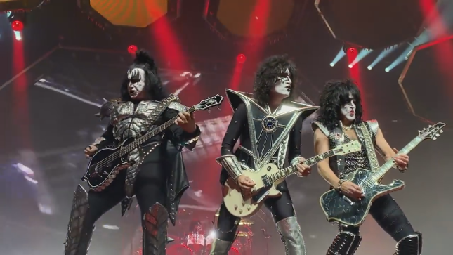 KISS - Front Row Fan-Filmed Video Of Entire End Of The Road Vancouver Show Posted