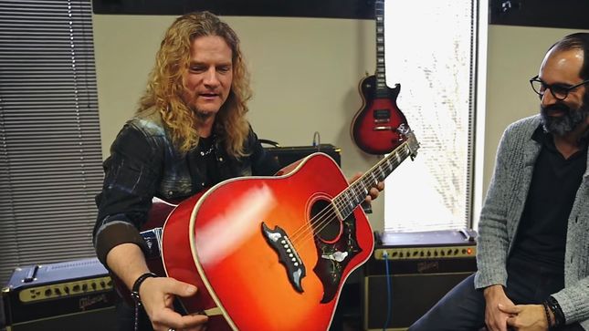 TESLA Guitarist FRANK HANNON Visits Gibson Guitars Nashville; Video
