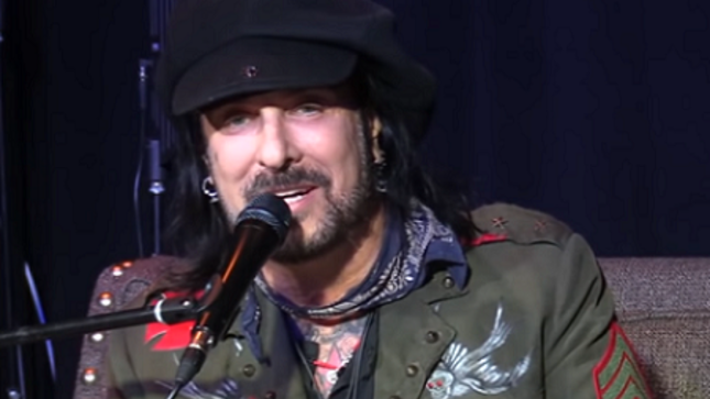 NIKKI SIXX Talks MÖTLEY CRÜE Film The Dirt - "Our Movie Is Like A Family Movie, Because We're Family"