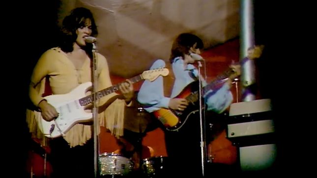 PINK FLOYD Performs "Let There Be More Light" On France's Tous En Scène In 1968; Rare Video Streaming