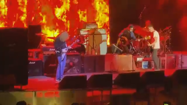 DAVE MUSTAINE - Fan-Filmed Video From First Two Shows Of EXPERIENCE HENDRIX Tour Posted