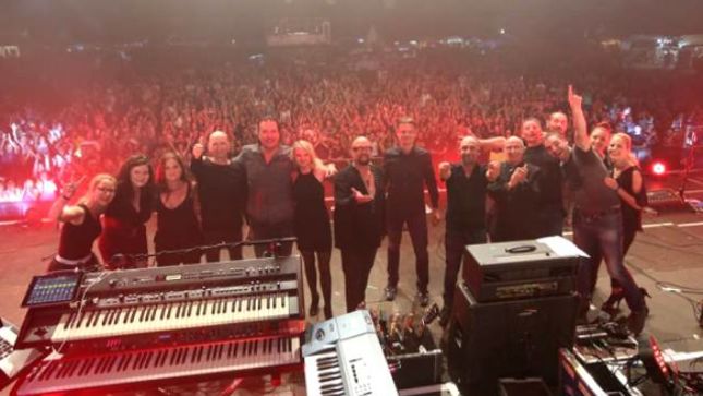 AVANTASIA Guitarist's PINK FLOYD Tribute Band ECHOES Performs "Welcome To The Machine" With GEOFF TATE; Pro-Shot Video From Rock Of Ages Festival 2018 Posted