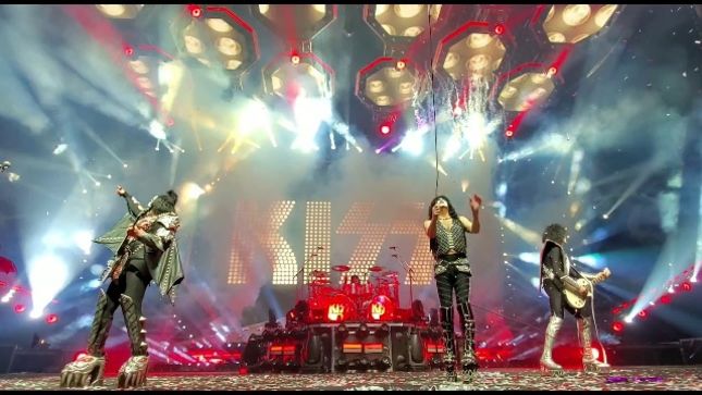 KISS - Fan-Filmed Video Of "Rock And Roll All Nite" Guitar Smash In Columbus, OH Posted