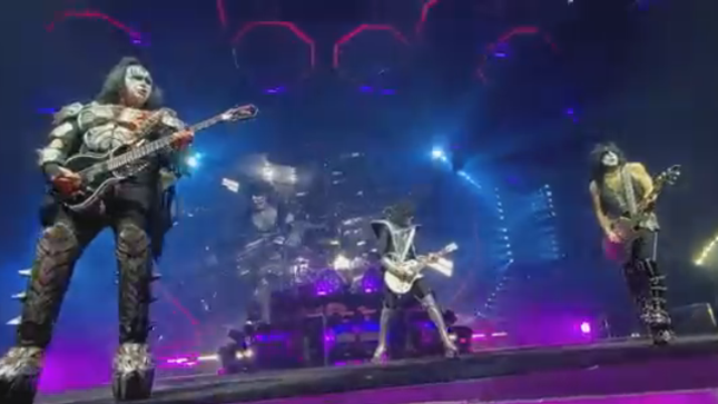 KISS Post Single-Cam Photo Pit Video Of 