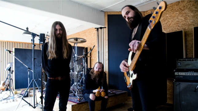 KADAVAR Renew Deal With Nuclear Blast; Band Working On New Album