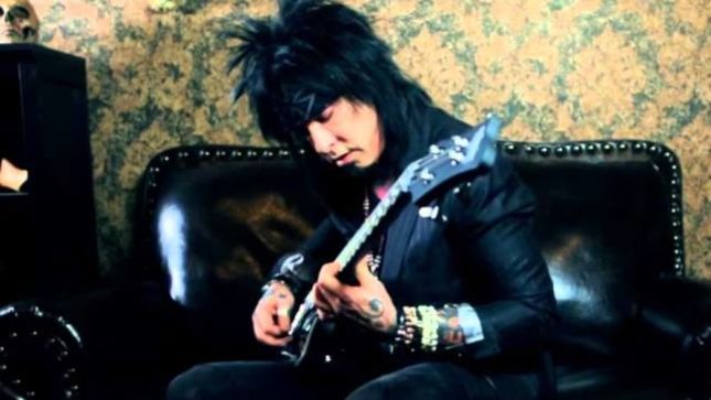 NIKKI SIXX Says MÖTLEY CRÜE's 'Live Wire' Is About Domestic Violence 