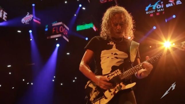 METALLICA Guitarist KIRK HAMMETT Shares On-Stage Fall In Milan Via Instagram (Video)