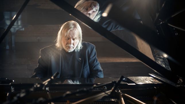 RICK WAKEMAN - Keyboard Wizard To Embark On First North American Solo Tour In 13 Years