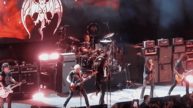 STEVEN TYLER And MARILYN MANSON Make Guest Appearances At HOLLYWOOD VAMPIRES Los Angeles Show (Video)