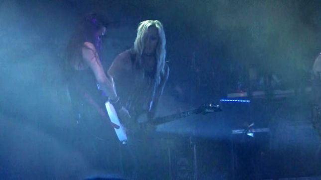 NITA STRAUSS Performs "Disappear" With EVANESCENCE At Epicenter Festival 2019 (Video)