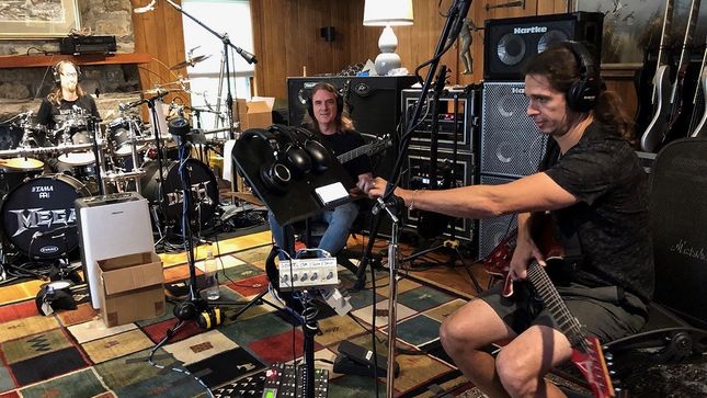MEGADETH Are "Hard At Work" On New Album; More Studio Pics Posted