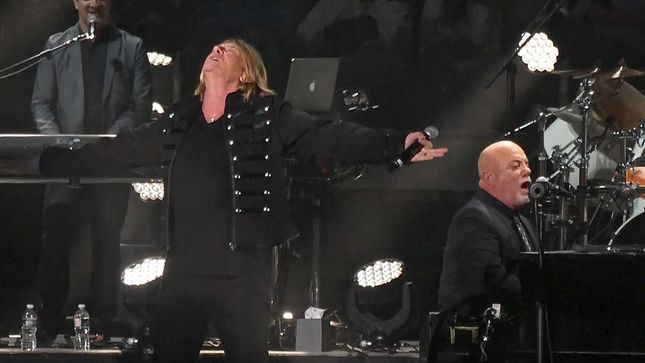 DEF LEPPARD's JOE ELLIOTT Joins BILLY JOEL On Stage In NYC For "Pour Some Sugar On Me" Performance; Video