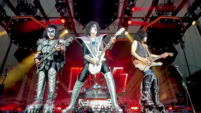 KISS - "Rock And Roll All Nite", "Lick It Up" HQ Live Clips From Germany Streaming